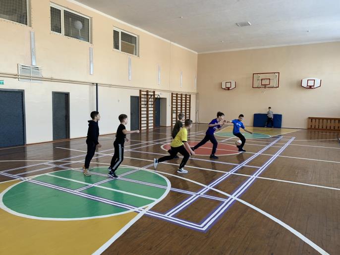 Соревнование по футболу среди учащихся 5-6 классов.